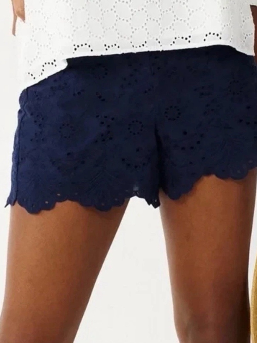 Draper James Women's Navy Eyelet Scallop Hem Cotton Casual Dress Shorts EUC